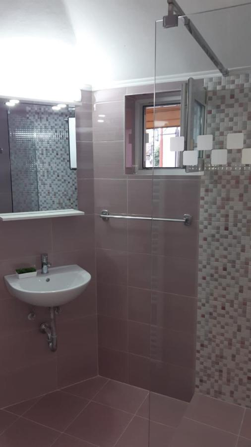 Calypso Rooms Făgăraş Buitenkant foto
