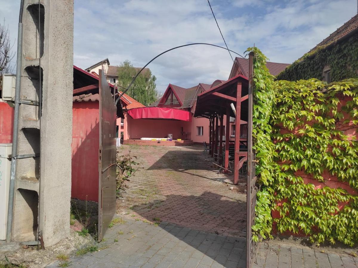 Calypso Rooms Făgăraş Buitenkant foto