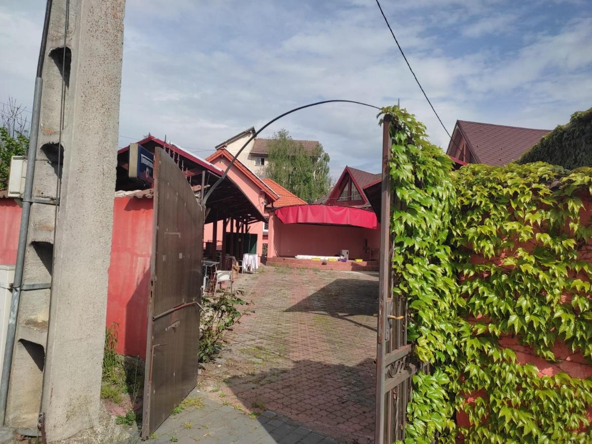 Calypso Rooms Făgăraş Buitenkant foto
