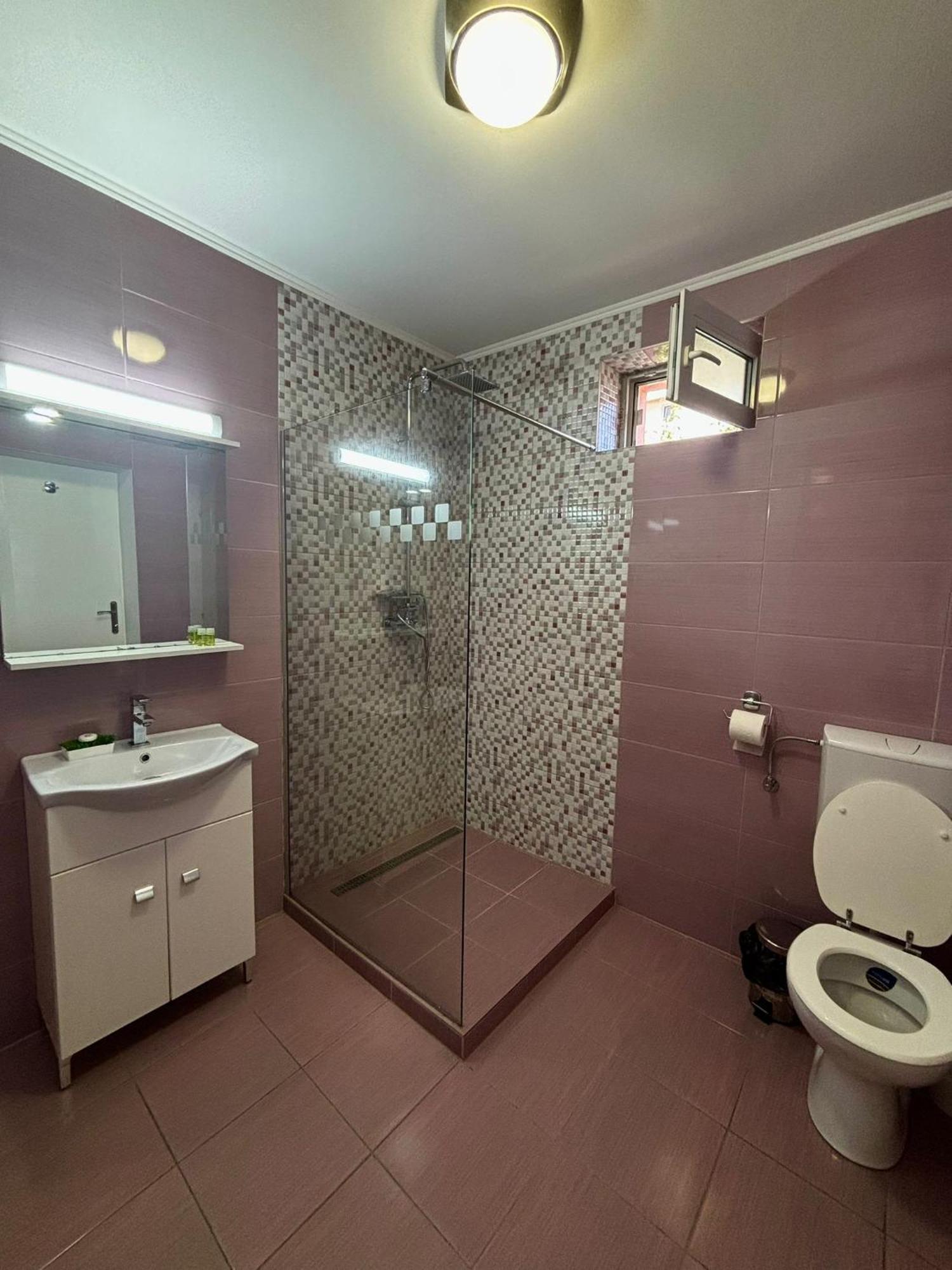 Calypso Rooms Făgăraş Buitenkant foto